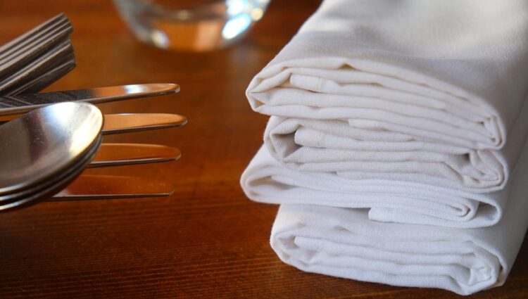From Stain to Savings: How Napkin Leasing Helps Restaurants Cut Laundry and Replacement Costs